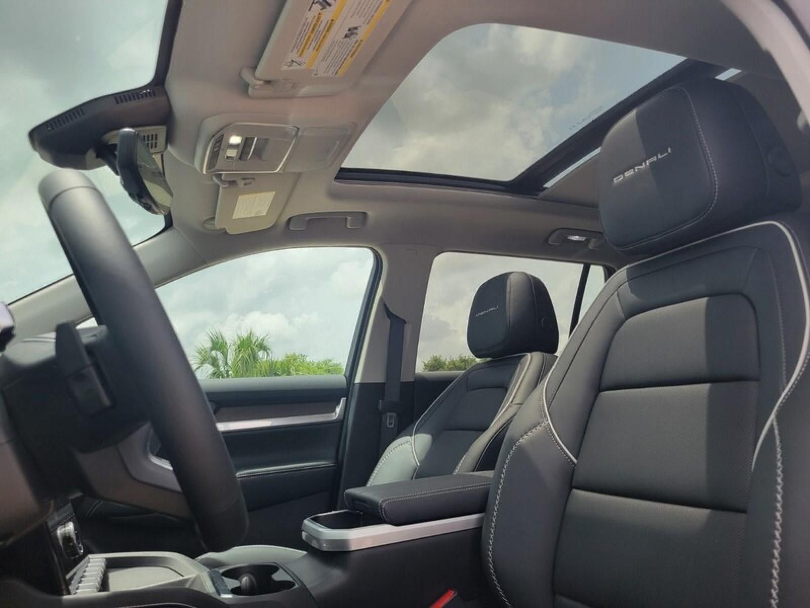 New 2026 GMC Terrain Denali w/ LPO, Floor Liner Package AWD/4WD image 12