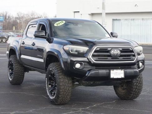 Used 2018 Toyota Tacoma SR5 image 20