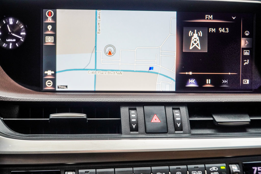 Used 2020 Lexus ES 300h Ultra Luxury FWD image 26