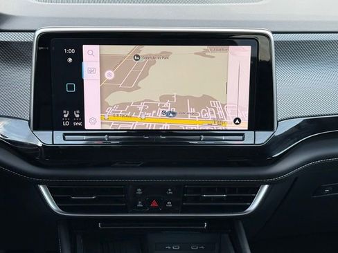 Certified 2025 Volkswagen Atlas Cross Sport SEL image 17