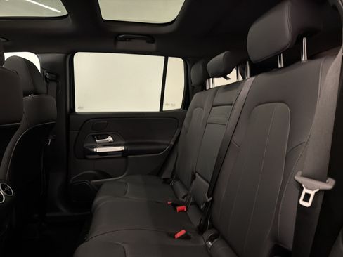 Used 2026 Mercedes-Benz GLB 250 image 25