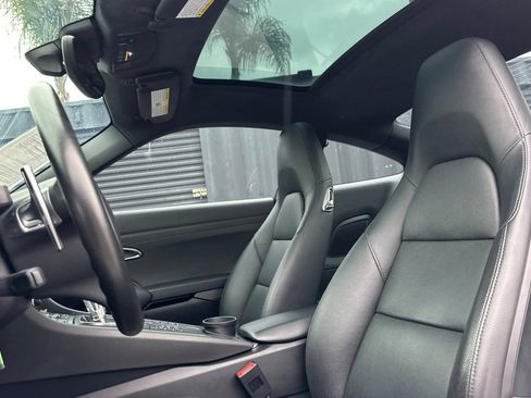 Used 2015 Porsche 911 Carrera image 5