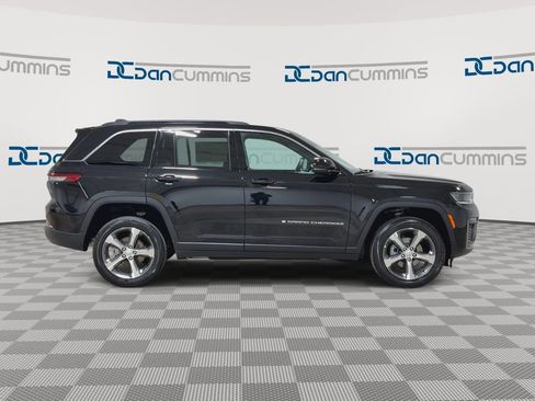 New 2026 Jeep Grand Cherokee Limited AWD/4WD image 9