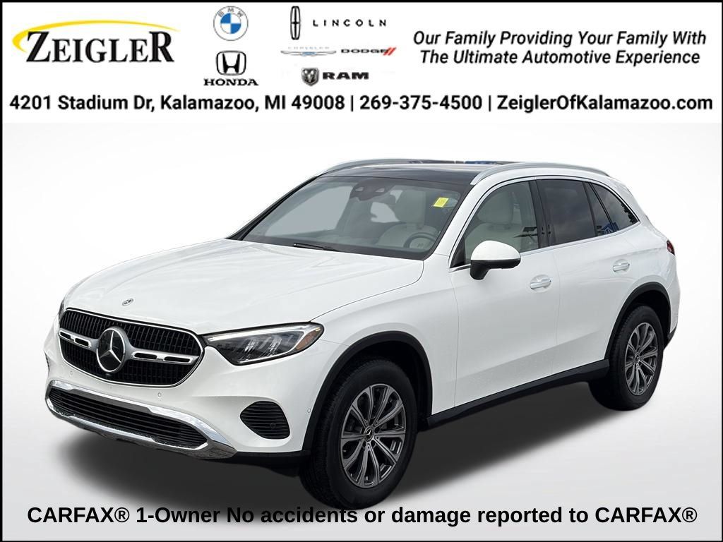 Used 2025 Mercedes-Benz GLC 300 4MATIC image 1