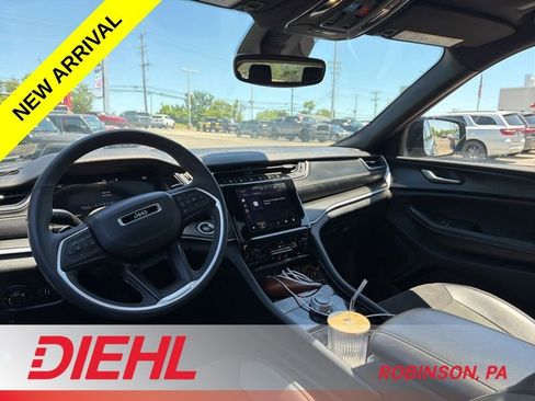 Used 2023 Jeep Grand Cherokee L Laredo AWD/4WD image 10