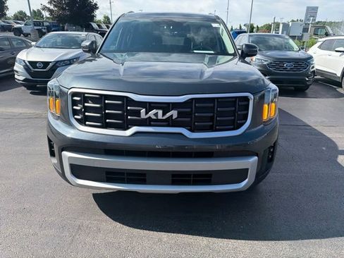 Used 2024 Kia Telluride S FWD image 2