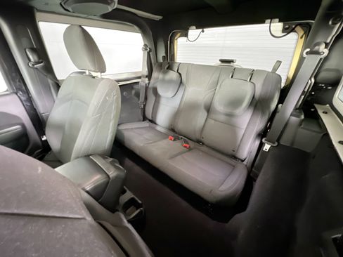 Used 2023 Jeep Wrangler Sport AWD/4WD image 23