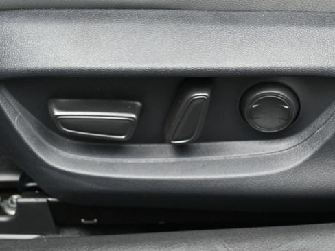 Used 2026 Toyota Camry SE AWD/4WD image 10