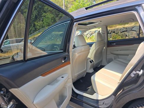 Used 2013 Subaru Outback 3.6R Limited AWD/4WD image 23