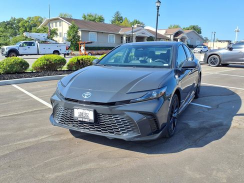 Certified 2025 Toyota Camry SE w/ Convenience Package AWD/4WD image 29