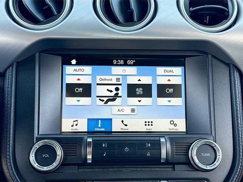 Used 2018 Ford Mustang Premium image 33