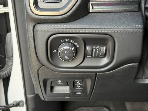 Used 2021 RAM 1500 Limited AWD/4WD image 19
