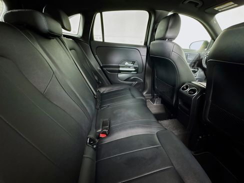 Used 2025 Mercedes-Benz GLA 250 image 24