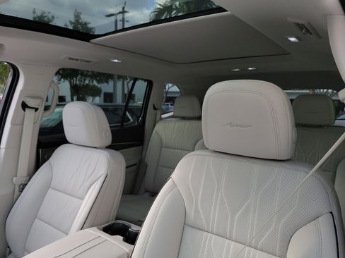 New 2026 Buick Enclave Avenir w/ Super Cruise Package FWD image 23