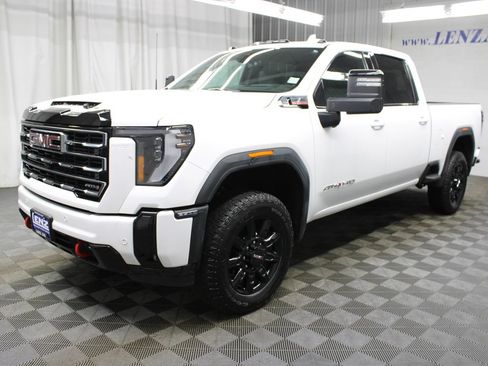 Used 2026 GMC Sierra 2500 AT4 w/ Technology Package AWD/4WD image 9