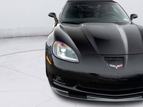 Used 2013 Chevrolet Corvette 427 w/ 1SB Preferred Equipment Group RWD image 17