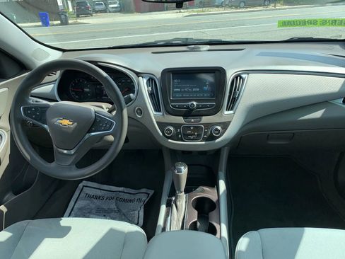 Used 2018 Chevrolet Malibu LS FWD image 14