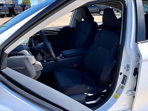 Used 2025 Toyota Camry LE FWD image 7