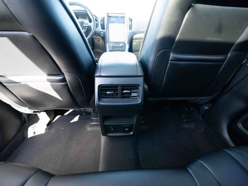 Used 2024 Ford Edge Titanium image 22