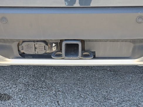 Used 2023 Ford Explorer XLT w/ Equipment Group 202A image 13