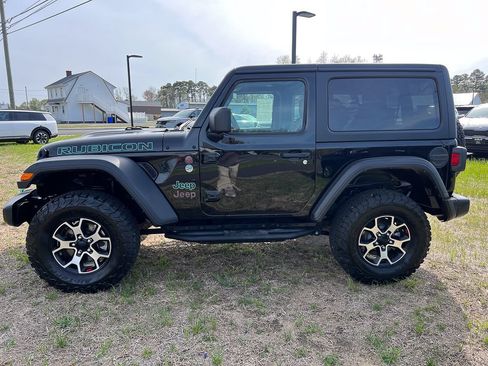 Used 2022 Jeep Wrangler Rubicon w/ Cold Weather Group AWD/4WD image 2