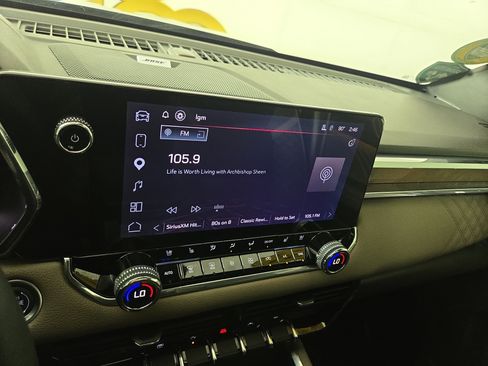 Certified 2024 GMC Canyon Denali AWD/4WD image 19