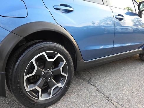 Used 2014 Subaru Crosstrek 2.0i Premium w/ Moonroof Package AWD/4WD image 16