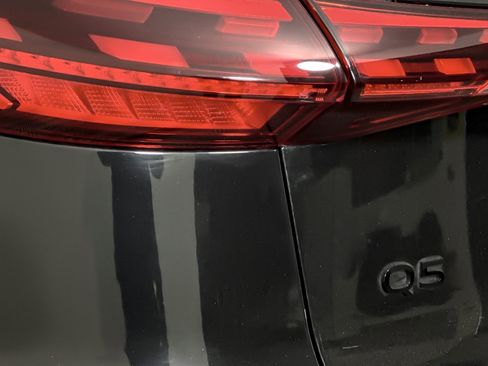 Used 2025 Audi Q5 Premium w/ 19" Wheel Package image 27