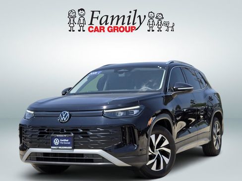 Used 2026 Volkswagen Tiguan S FWD image 1