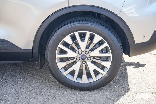 Used 2021 Ford Escape Titanium AWD/4WD image 12