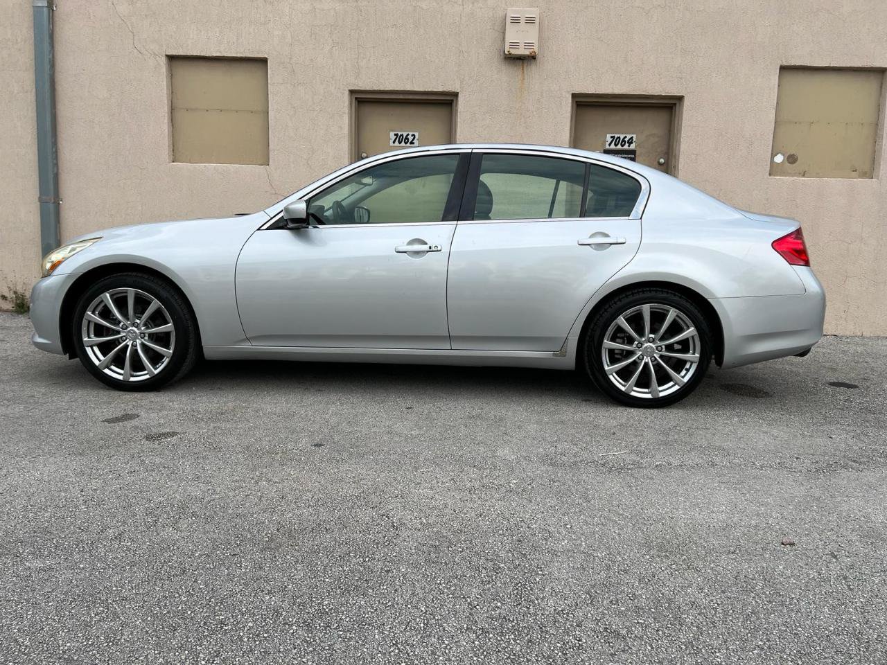 Used 2013 INFINITI G37 x Sedan w/ Premium Pkg AWD/4WD image 11