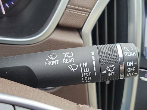 Used 2016 Cadillac SRX Luxury w/ Driver Awareness Package image 15