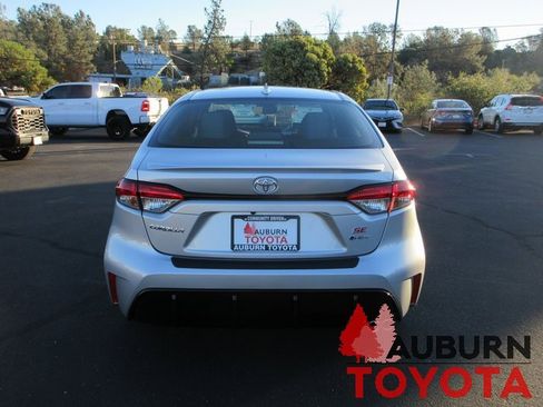 New 2026 Toyota Corolla SE image 3
