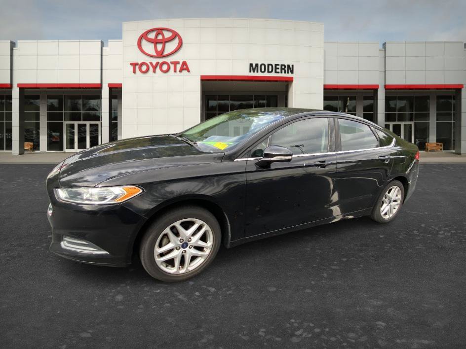Used 2016 Ford Fusion SE FWD image 4