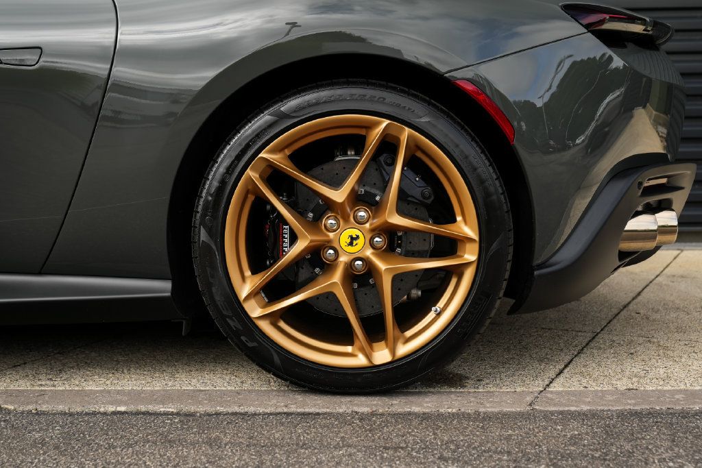 Used 2025 Ferrari Roma Spider RWD image 11