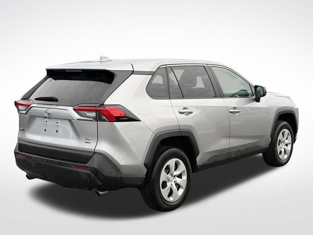 Used 2025 Toyota RAV4 LE AWD/4WD image 6