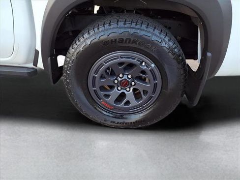 Certified 2025 Nissan Frontier PRO-4X w/ Pro Convenience Package image 27