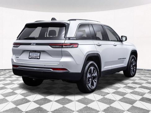 Used 2023 Jeep Grand Cherokee 4WD 4xe image 11