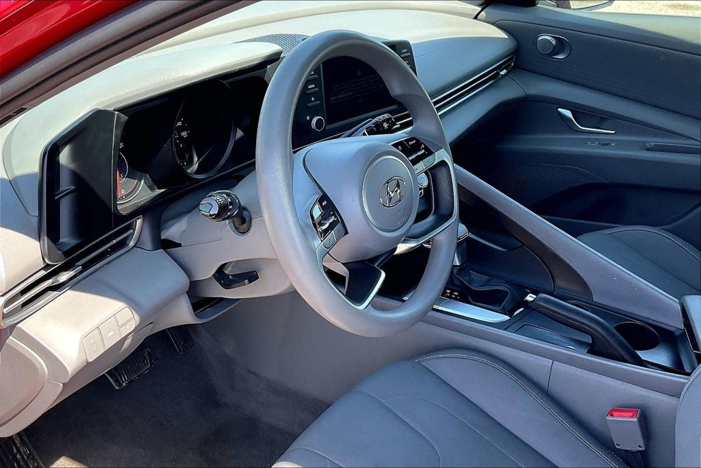 Used 2023 Hyundai Elantra SEL FWD image 13
