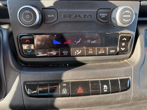 Used 2025 RAM ProMaster 3500 w/ Convenience Group FWD image 26