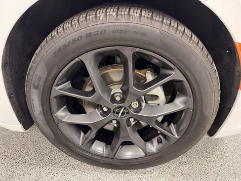 Used 2023 Chrysler Pacifica Touring-L w/ S Appearance Package image 31