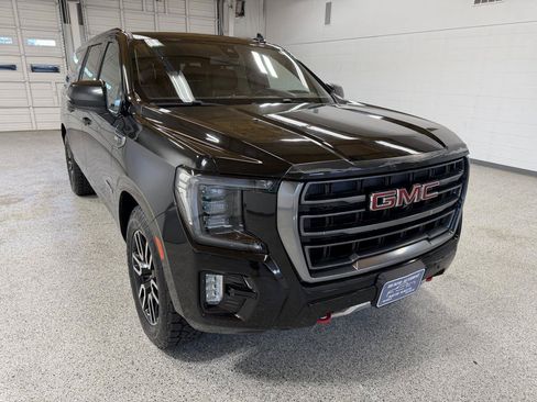 Used 2021 GMC Yukon XL AT4 w/ AT4 Premium Plus Package AWD/4WD image 6