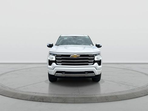 Used 2023 Chevrolet Silverado 1500 High Country AWD/4WD image 3