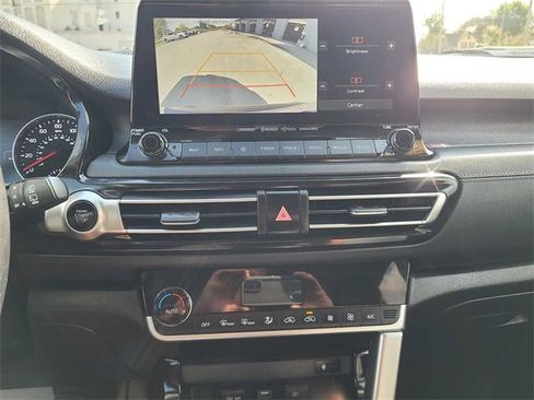 Used 2021 Kia Seltos SX w/ SX Sunroof Package image 27