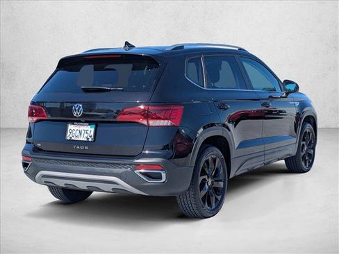 Used 2023 Volkswagen Taos SE w/ Black Wheel Package FWD image 5