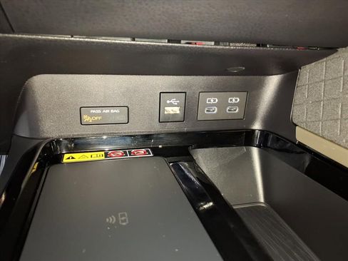 Used 2026 Toyota Camry XLE image 27