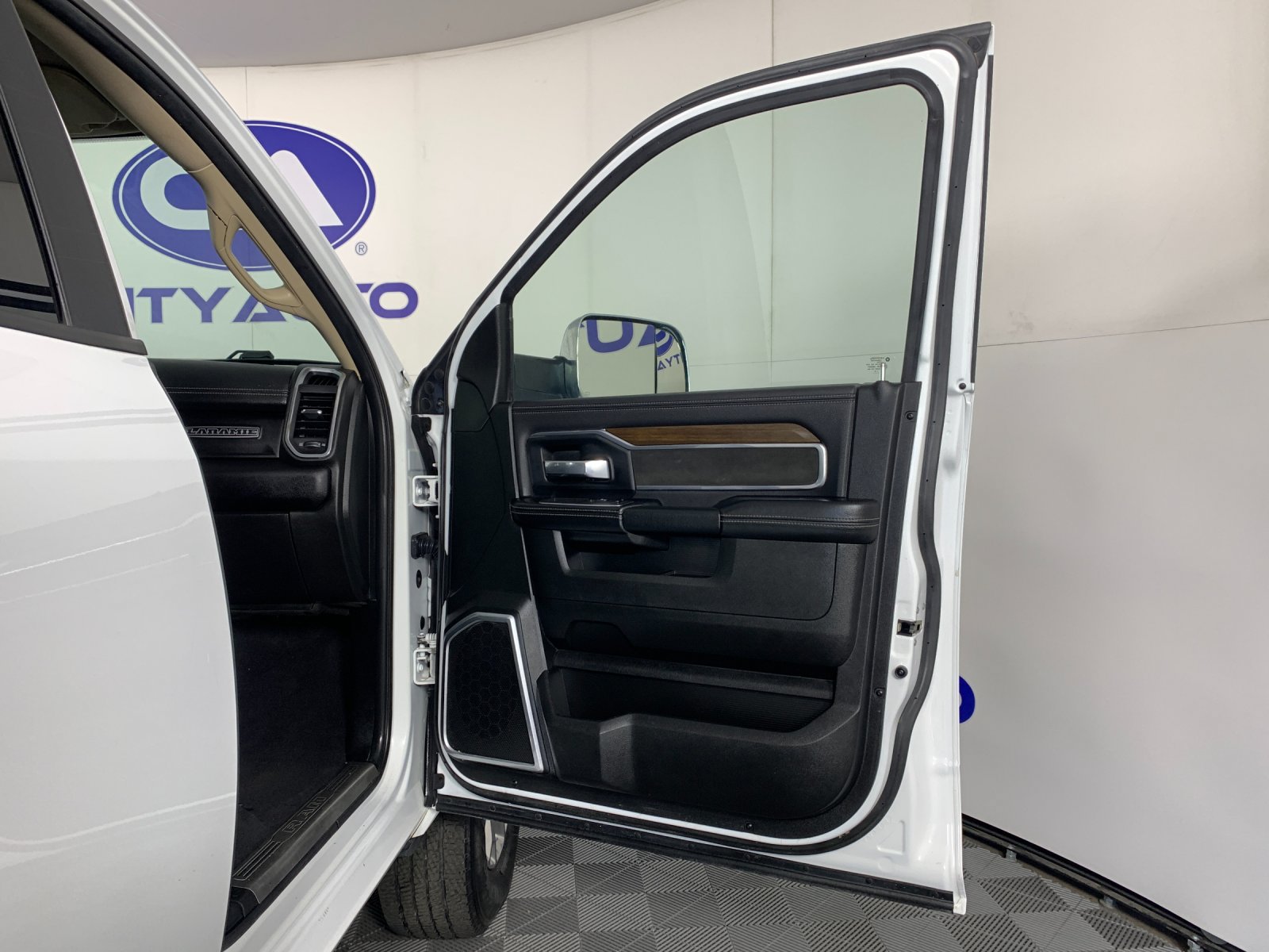 Used 2022 RAM 2500 Laramie AWD/4WD image 34
