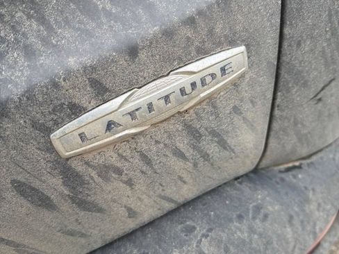 Used 2019 Jeep Renegade Latitude w/ Cold Weather Group AWD/4WD image 14