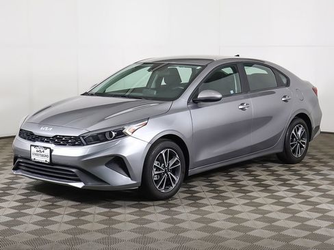 Used 2024 Kia Forte LXS FWD image 6