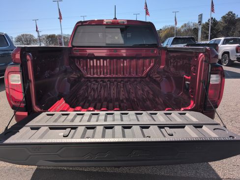 New 2026 GMC Canyon Elevation w/ Convenience Package image 6